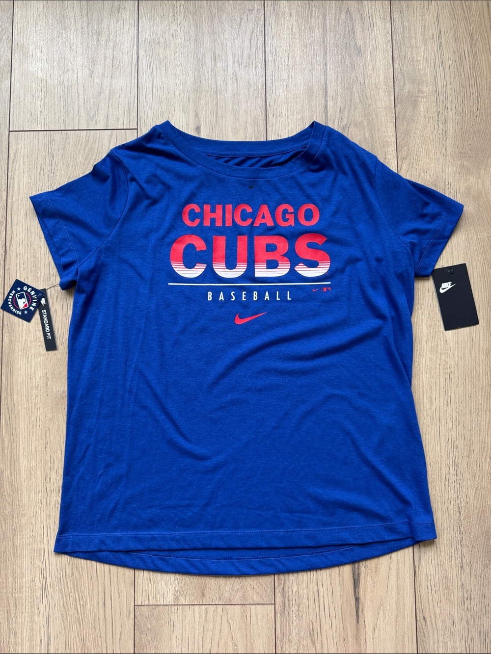 NWT Nike Chicago Cubs MLB Baseball T-Shirt Women’s L Blue Genuine Merchandise